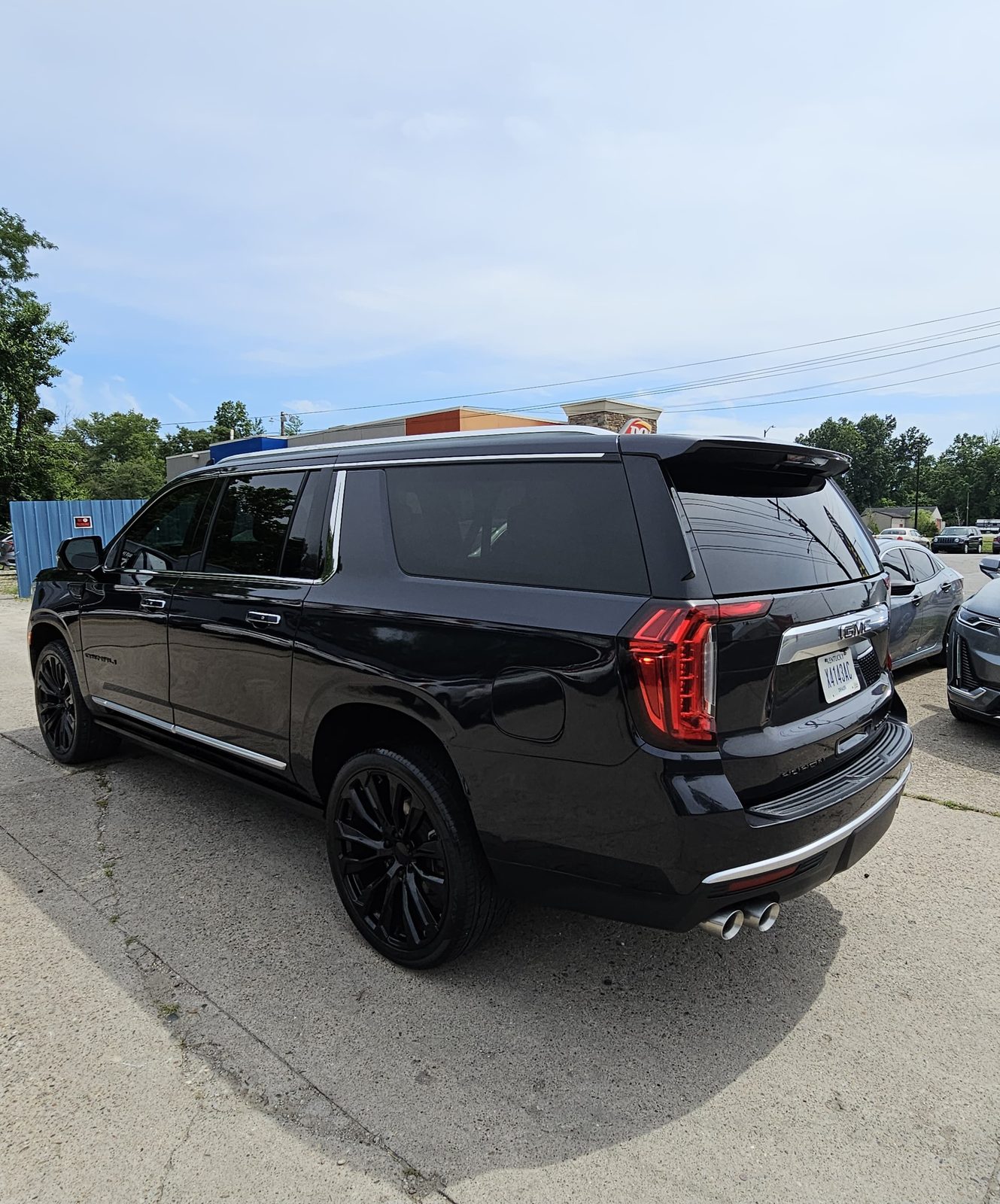 2023 GMC Yukon XL Denali 4x4 – 5
