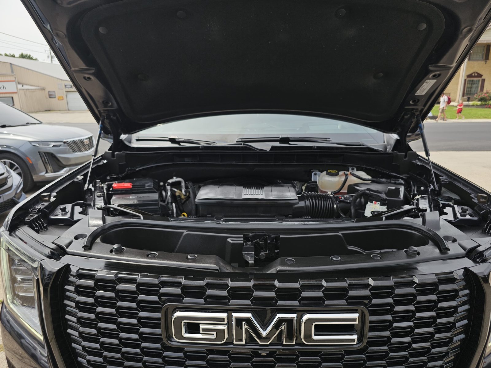 2023 GMC Yukon XL Denali 4x4 – 8