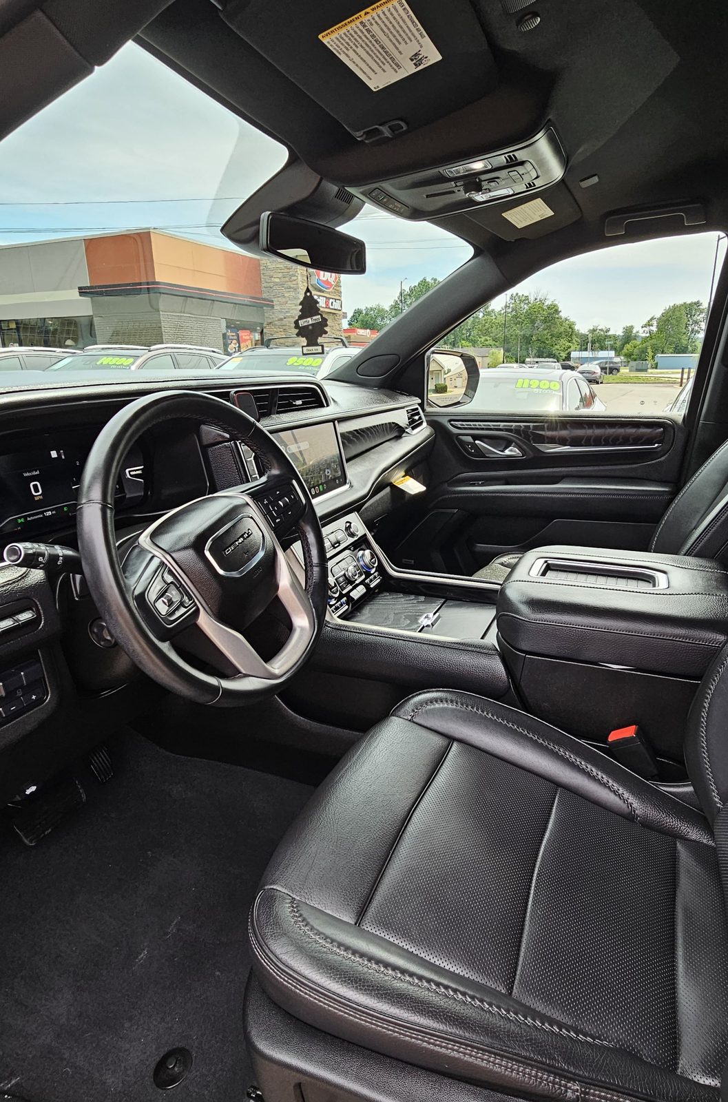 2023 GMC Yukon XL Denali 4x4 – 9